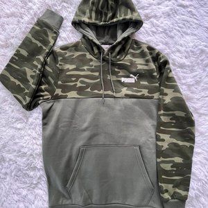 NWT Medium Mens Green & Camo Puma Hoodie